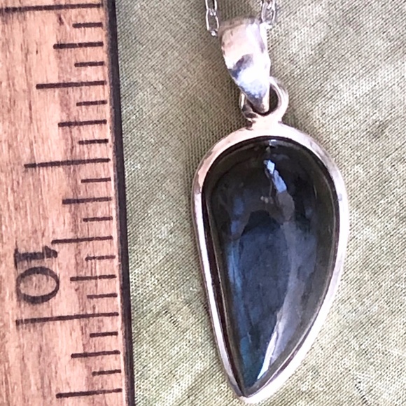 Small Simple Labradorite Sterling Drop Pendant - Picture 5 of 5